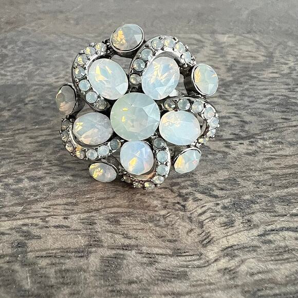 Irridescent rhinestone studded cluster adjustable silver tone cocktail ring - Picture 5 of 6